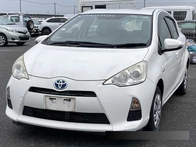 2013 Toyota Aqua thumbnail