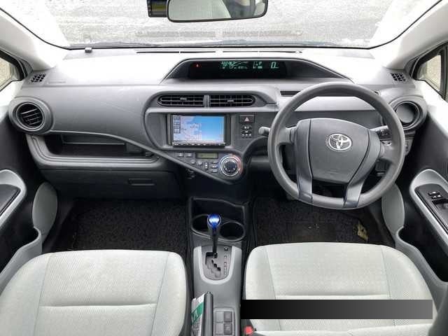 2013 Toyota Aqua thumbnail