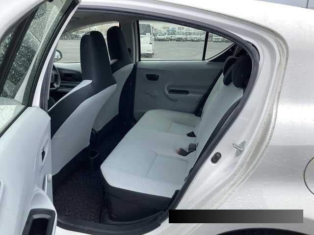 2013 Toyota Aqua thumbnail