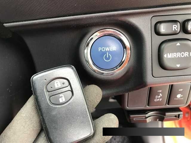 2013 Toyota Aqua thumbnail