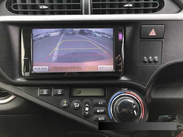 2013 Toyota Aqua thumbnail