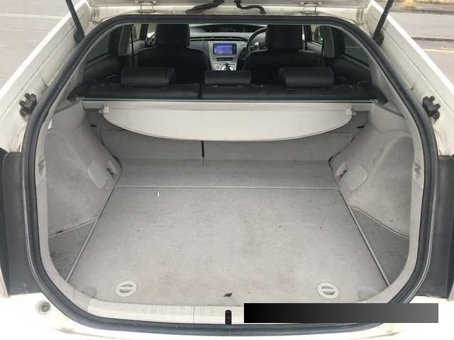 2012 Toyota Prius thumbnail