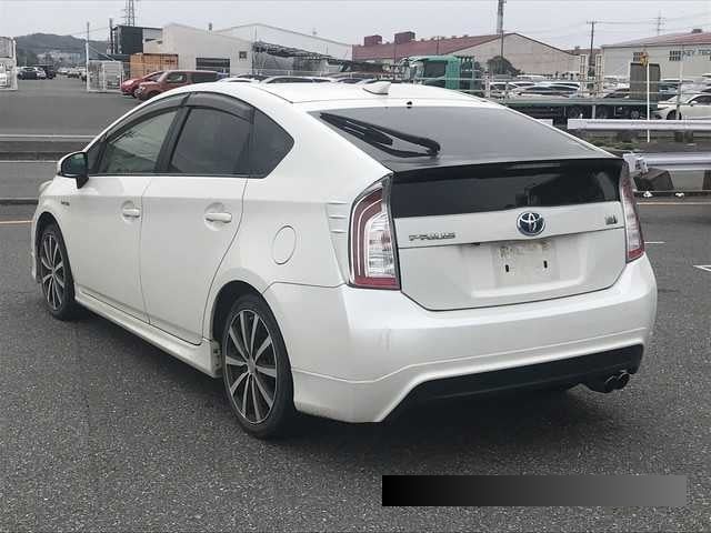 2012 Toyota Prius thumbnail