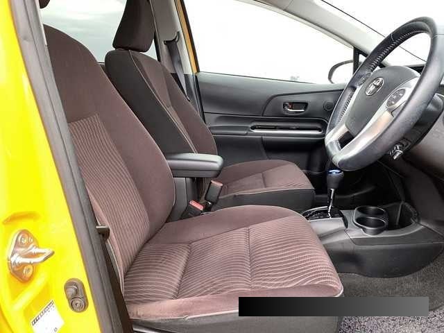 2015 Toyota Aqua thumbnail