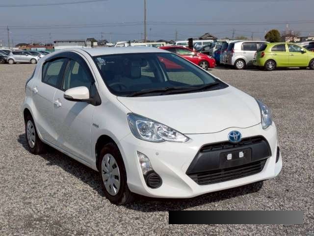 2015 Toyota Aqua thumbnail