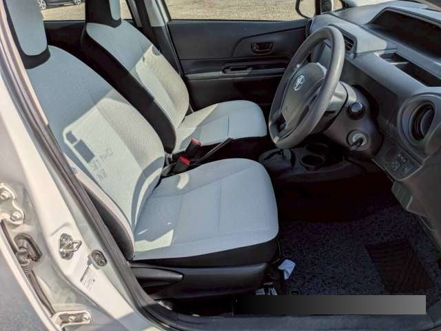 2015 Toyota Aqua thumbnail