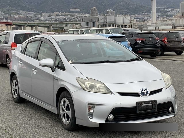2014 Toyota Prius thumbnail