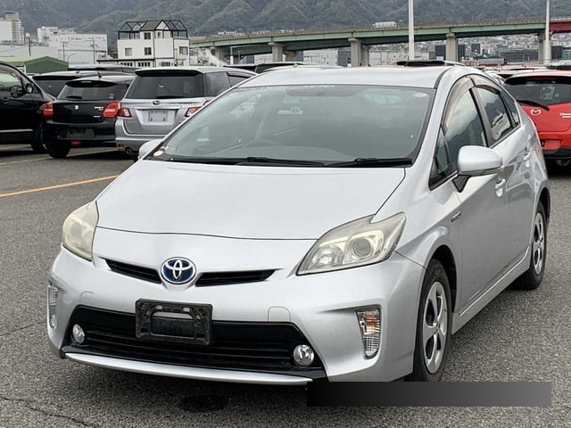 2014 Toyota Prius thumbnail