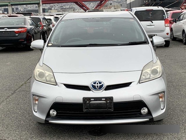 2014 Toyota Prius thumbnail
