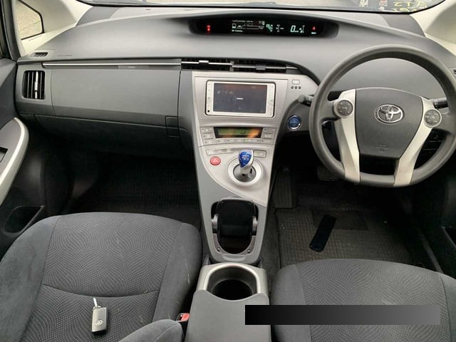2014 Toyota Prius thumbnail