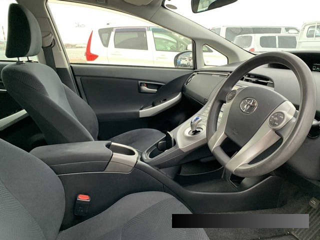 2014 Toyota Prius thumbnail