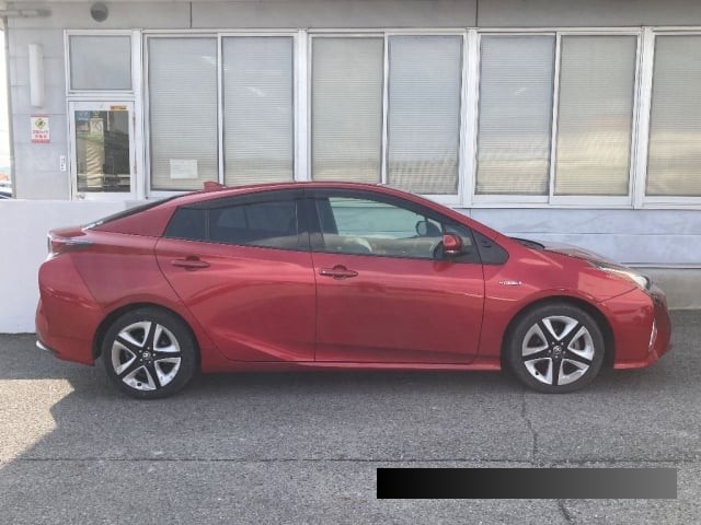 2016 Toyota Prius thumbnail