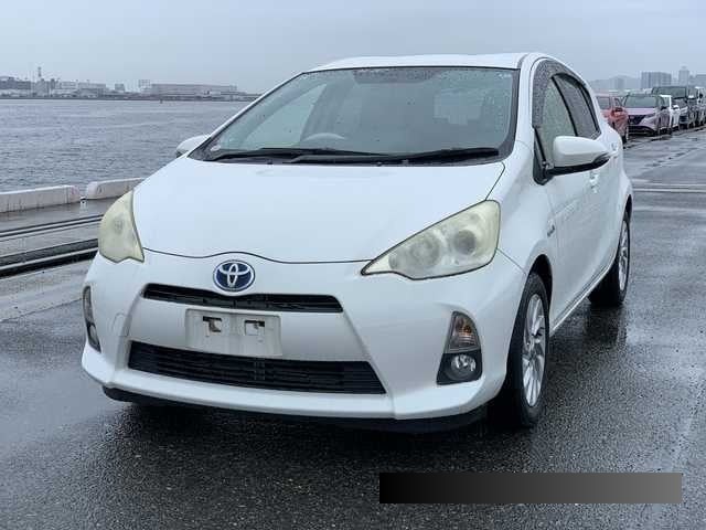 2013 Toyota Aqua thumbnail