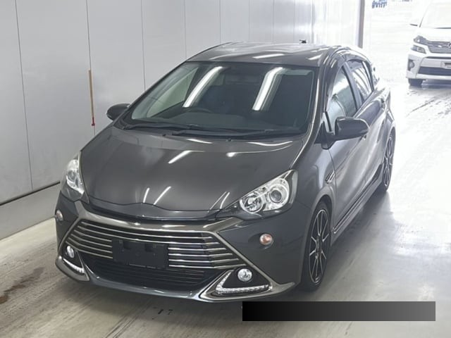 2014 Toyota Aqua thumbnail