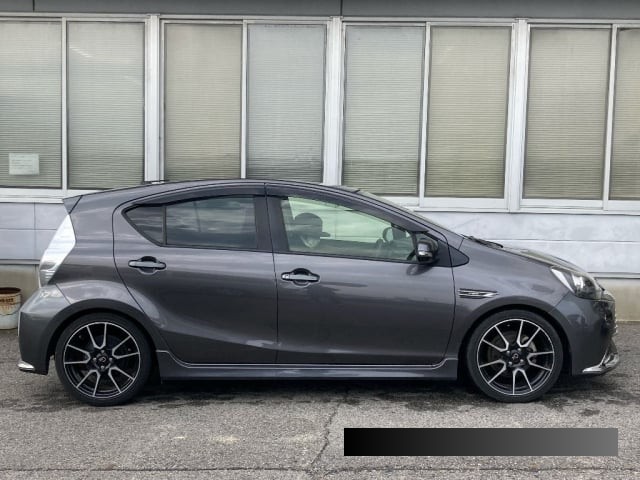 2014 Toyota Aqua thumbnail