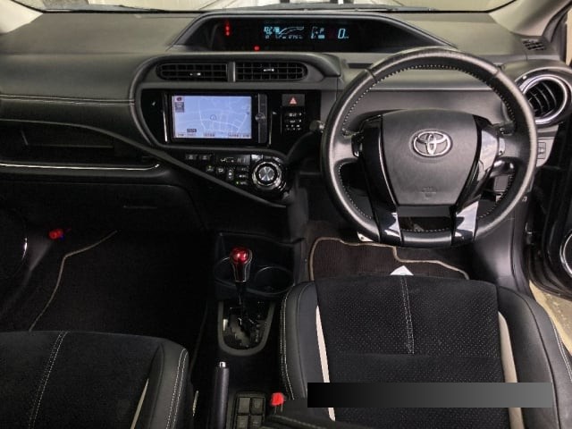 2014 Toyota Aqua thumbnail