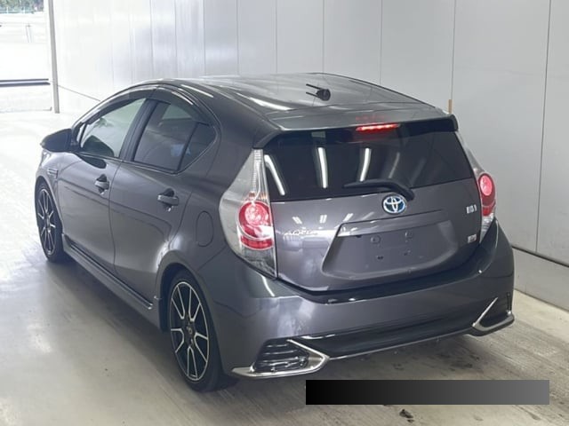 2014 Toyota Aqua thumbnail