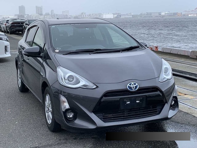 2015 Toyota Aqua thumbnail
