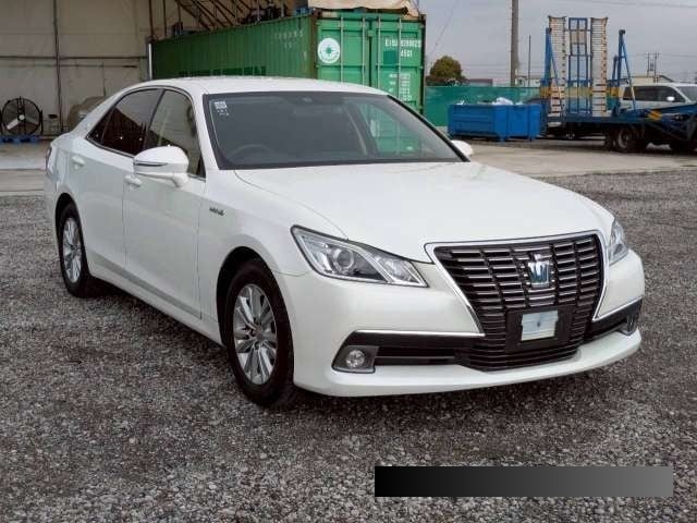 2015 Toyota Crown thumbnail