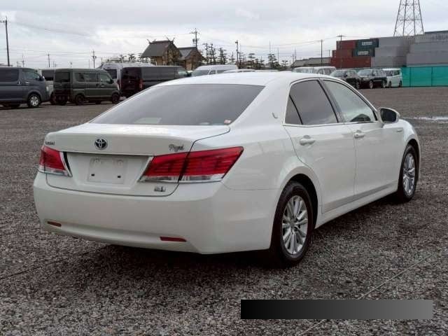 2015 Toyota Crown thumbnail