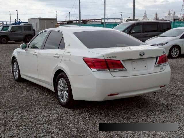 2015 Toyota Crown thumbnail