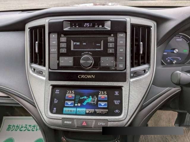 2015 Toyota Crown thumbnail