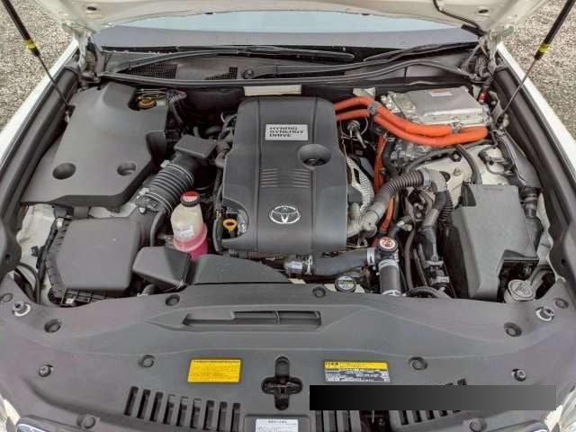 2015 Toyota Crown thumbnail