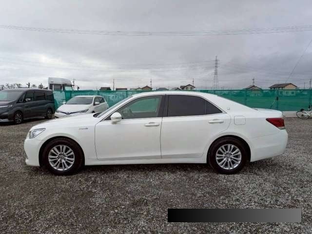 2015 Toyota Crown thumbnail