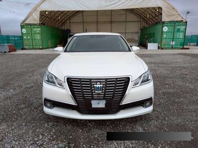 2015 Toyota Crown thumbnail
