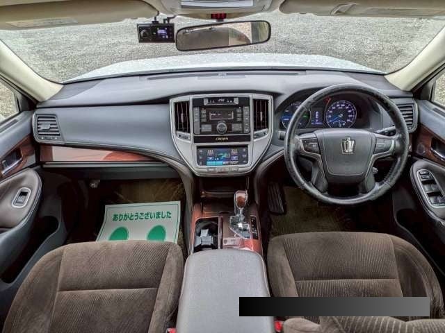 2015 Toyota Crown thumbnail