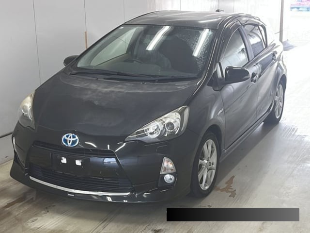 2013 Toyota Aqua thumbnail