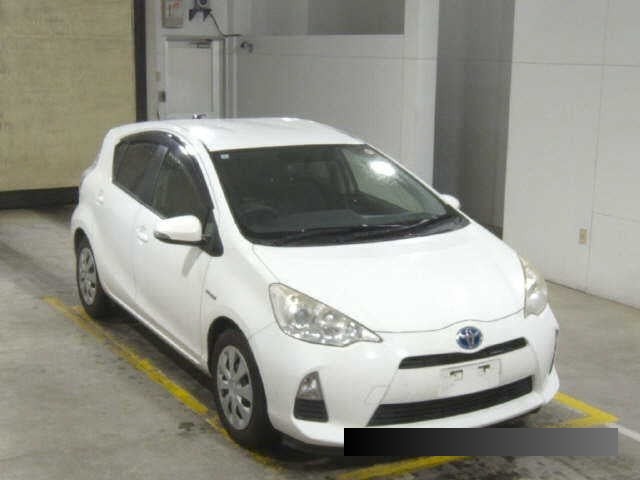 2013 Toyota Aqua thumbnail