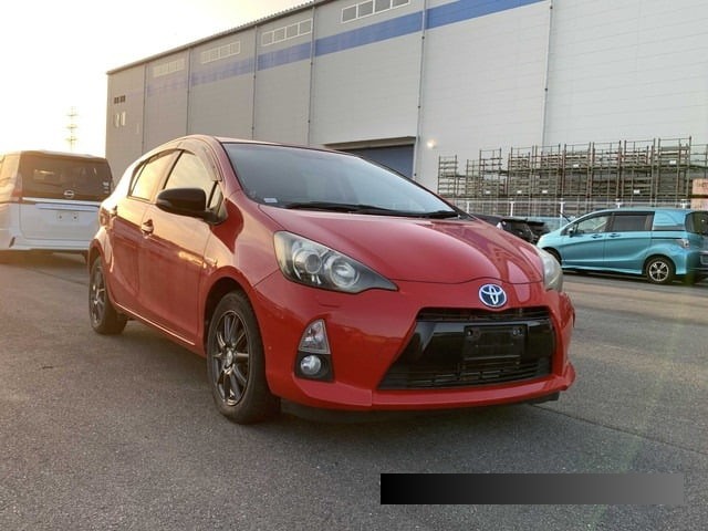 2012 Toyota Aqua thumbnail