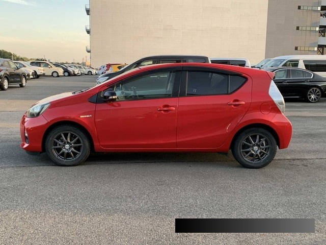 2012 Toyota Aqua thumbnail