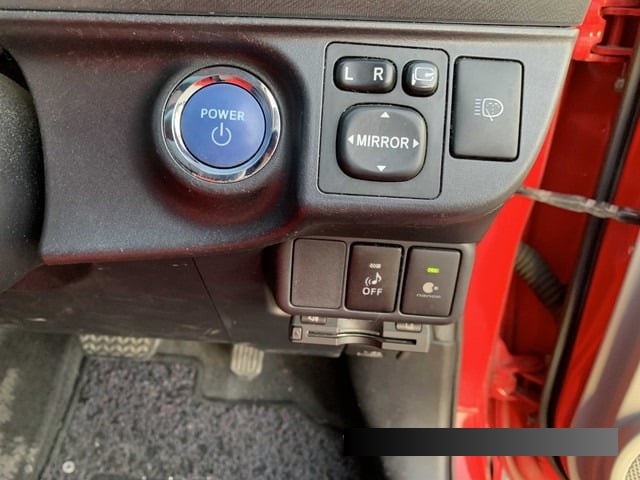 2012 Toyota Aqua thumbnail