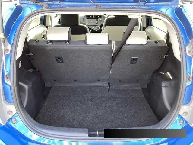 2012 Toyota Aqua thumbnail