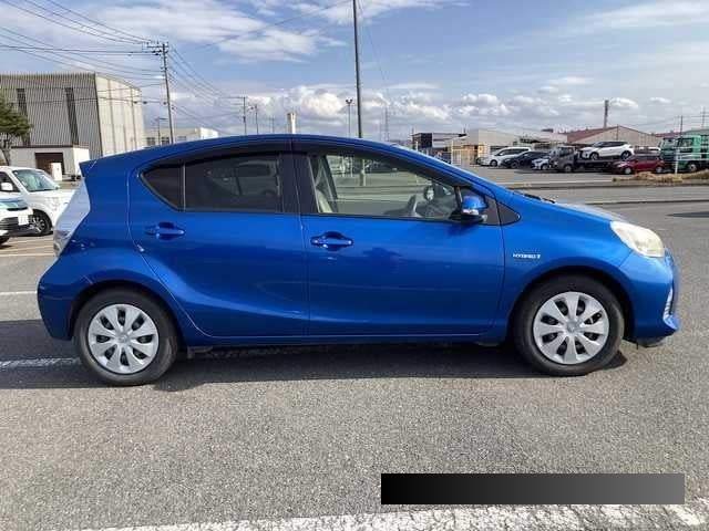 2012 Toyota Aqua thumbnail