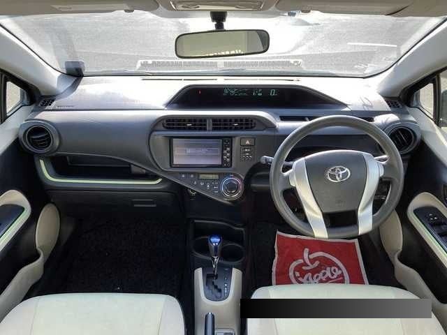 2012 Toyota Aqua thumbnail