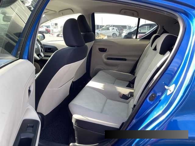 2012 Toyota Aqua thumbnail