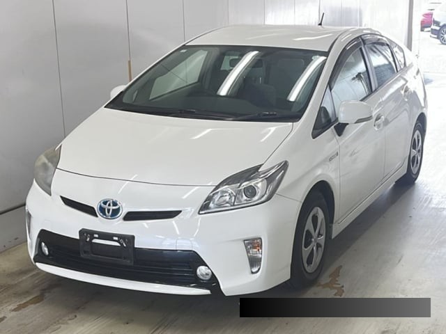 2013 Toyota Prius thumbnail