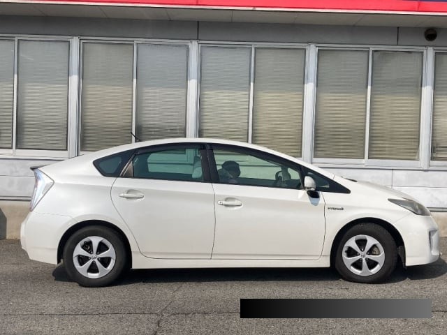 2013 Toyota Prius thumbnail