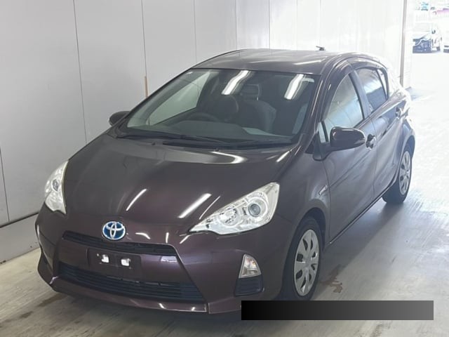 2013 Toyota Aqua thumbnail