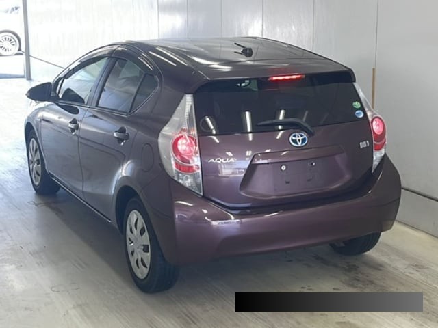 2013 Toyota Aqua thumbnail