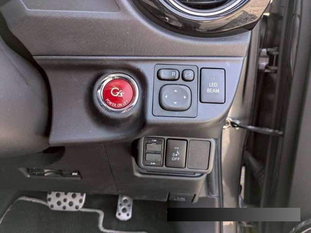 2015 Toyota Aqua thumbnail