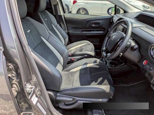 2015 Toyota Aqua thumbnail