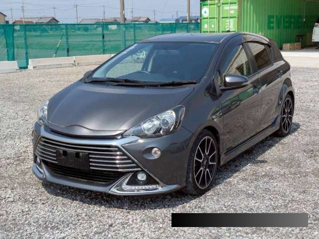 2015 Toyota Aqua thumbnail