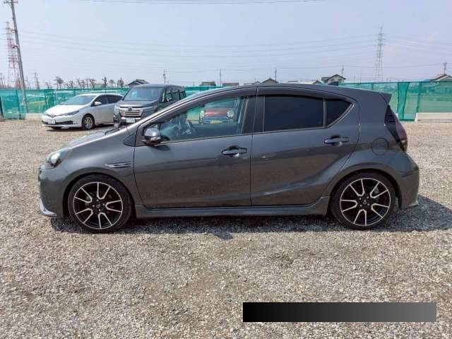 2015 Toyota Aqua thumbnail