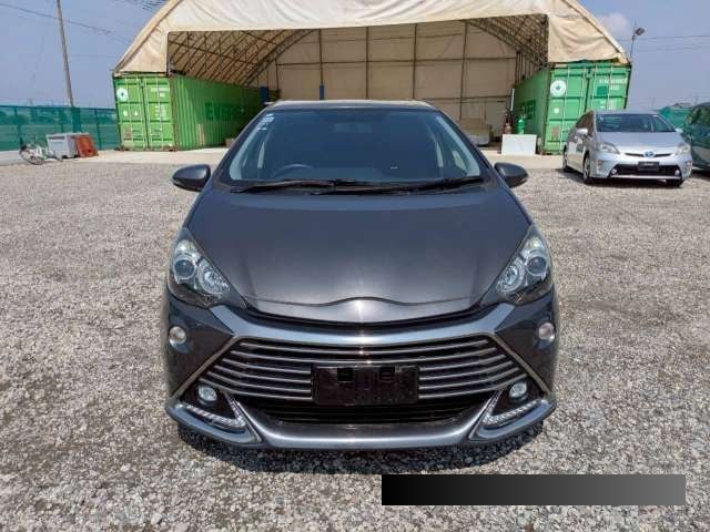 2015 Toyota Aqua thumbnail