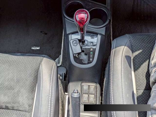 2015 Toyota Aqua thumbnail