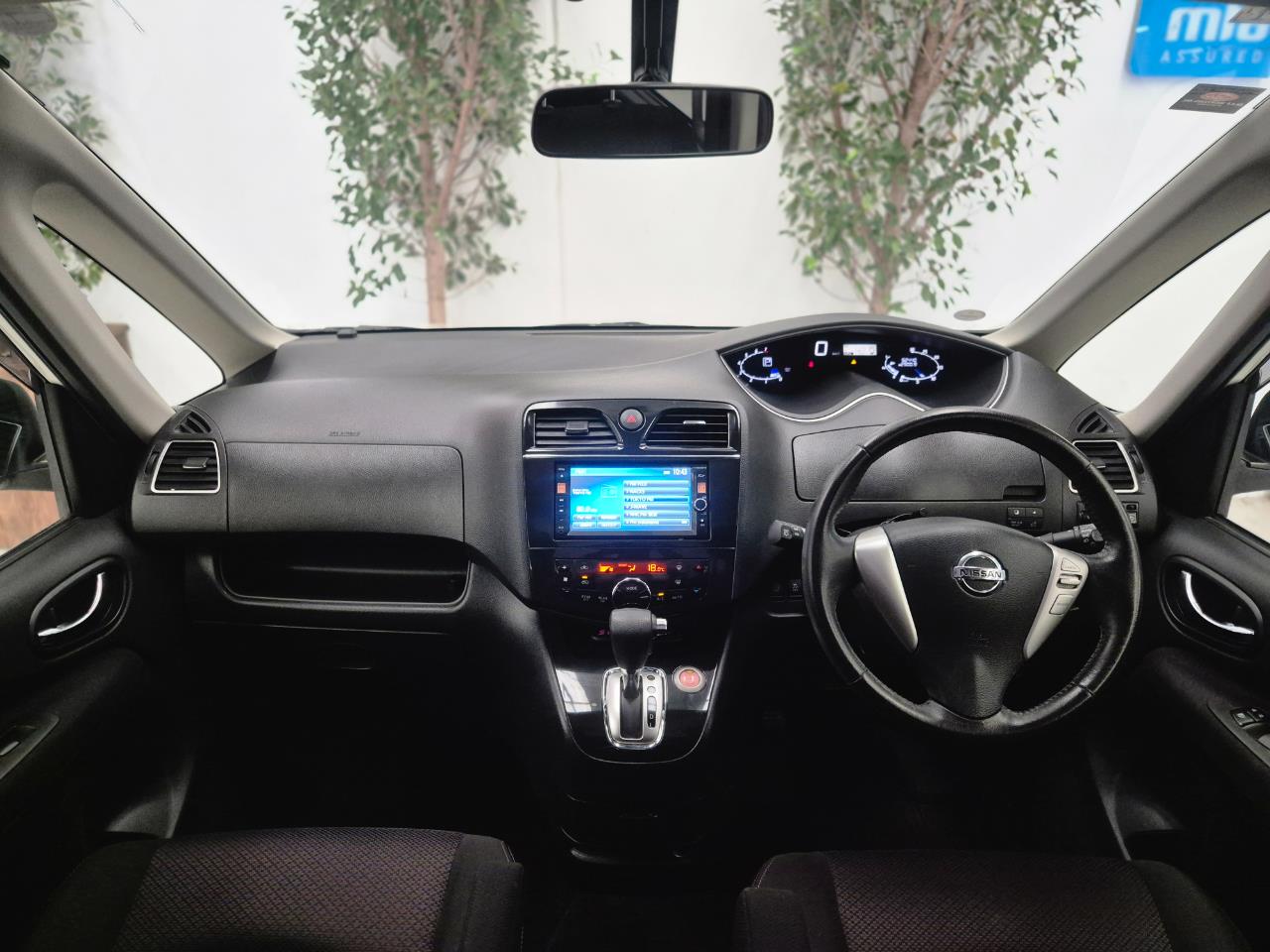 2013 Nissan Serena thumbnail